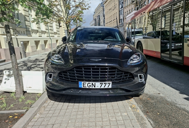 Aston Martin DBX