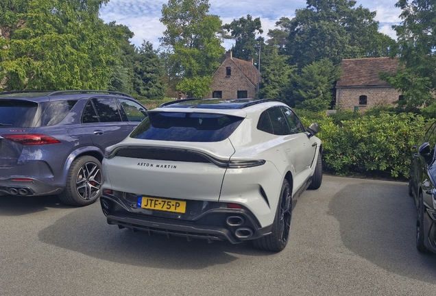 Aston Martin DBX S