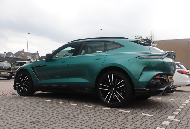 Aston Martin DBX707