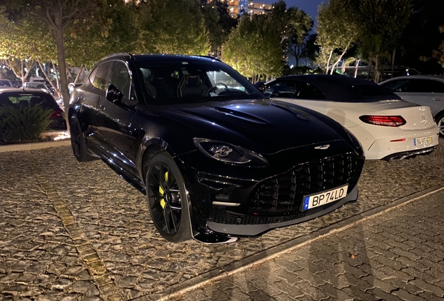 Aston Martin DBX707