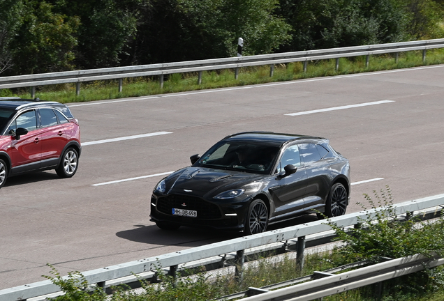 Aston Martin DBX707