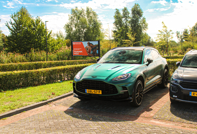 Aston Martin DBX707