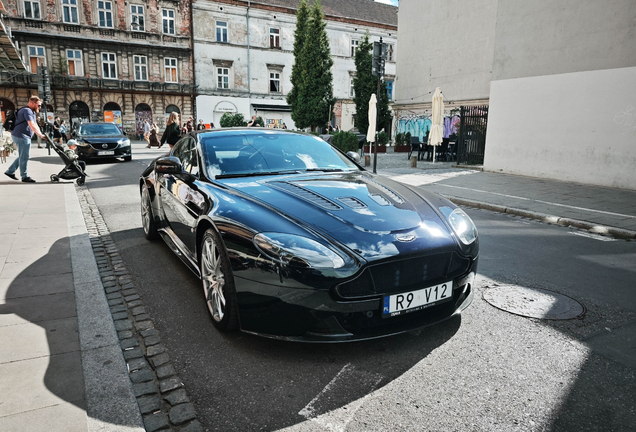 Aston Martin V12 Vantage
