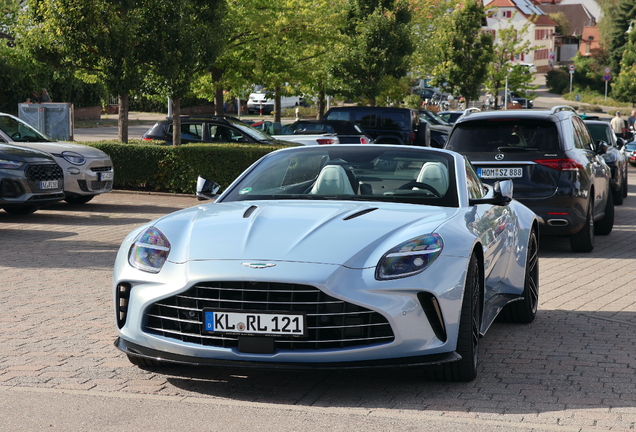 Aston Martin V8 Vantage Roadster 2025
