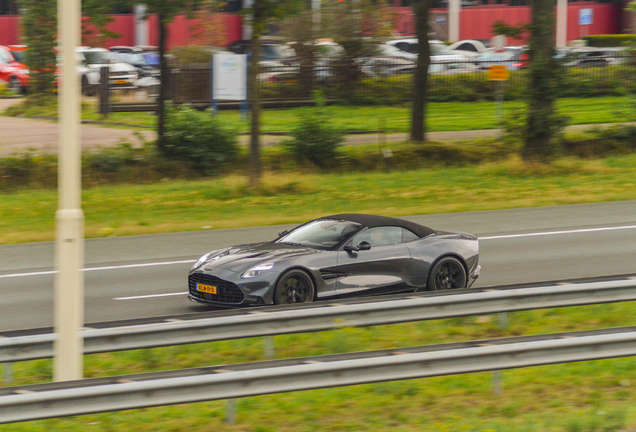 Aston Martin Vanquish Volante 2025
