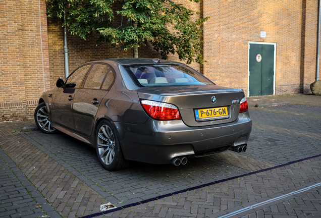 BMW M5 E60 2005