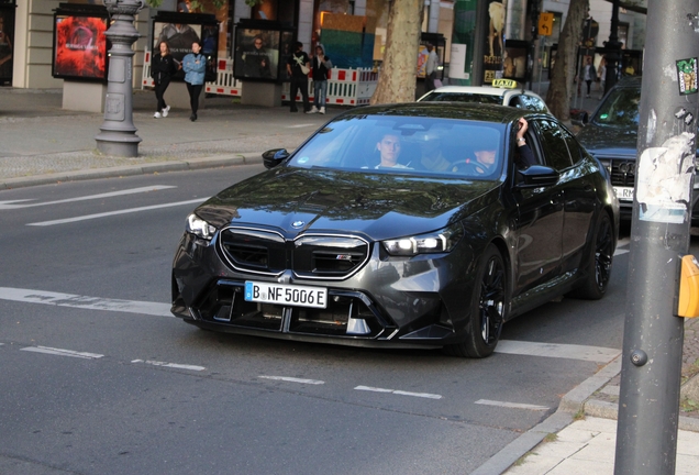 BMW M5 G90