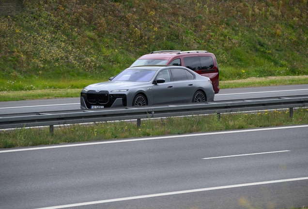 BMW M760e xDrive