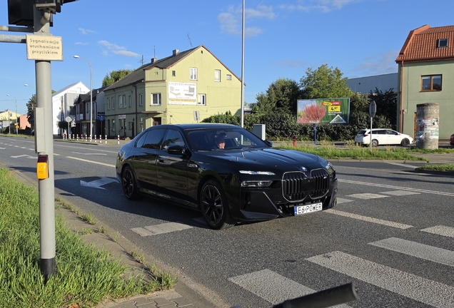 BMW M760e xDrive