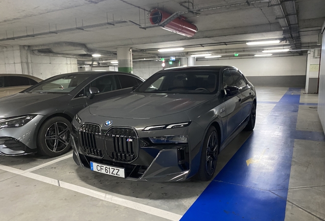 BMW M760e xDrive