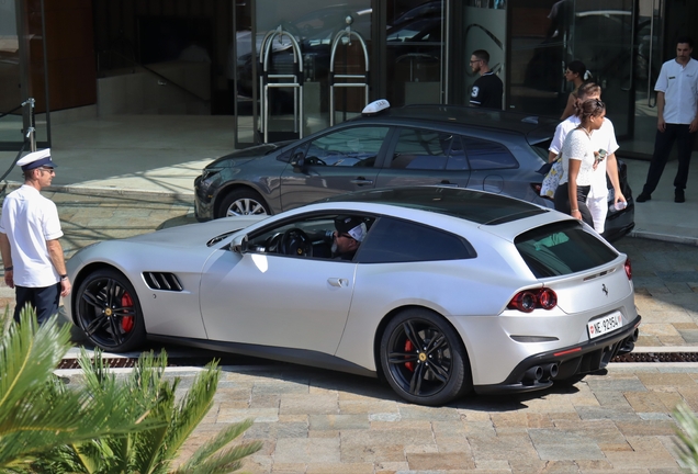 Ferrari GTC4Lusso T