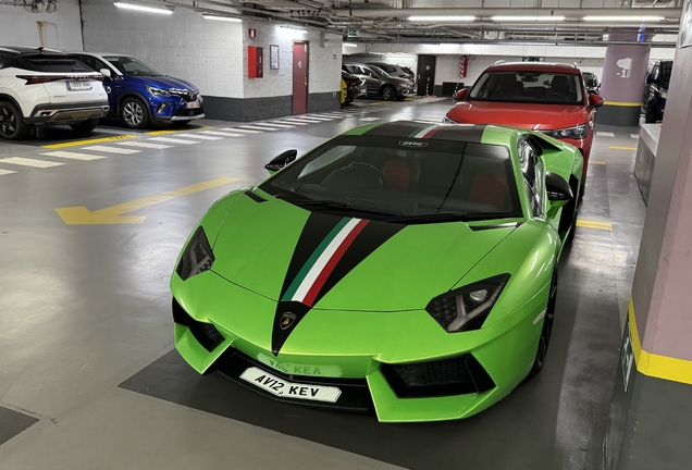 Lamborghini Aventador LP700-4