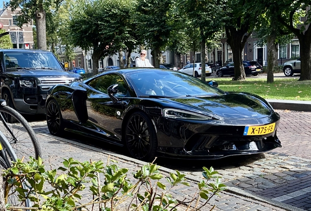 McLaren GT