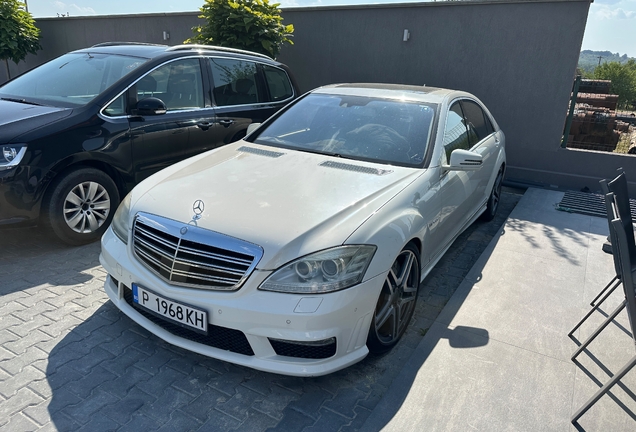 Mercedes-Benz S 65 AMG V221 2010
