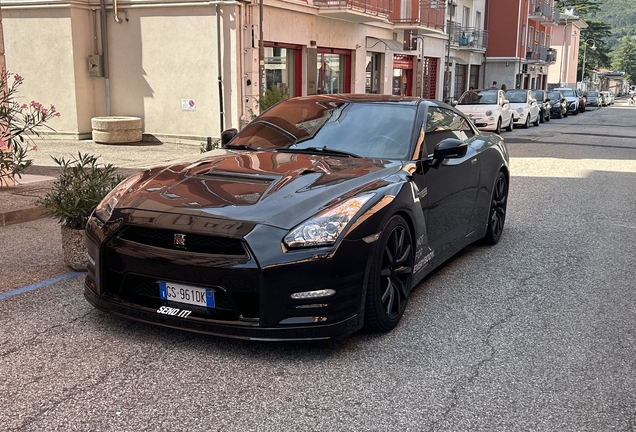 Nissan GT-R 2024