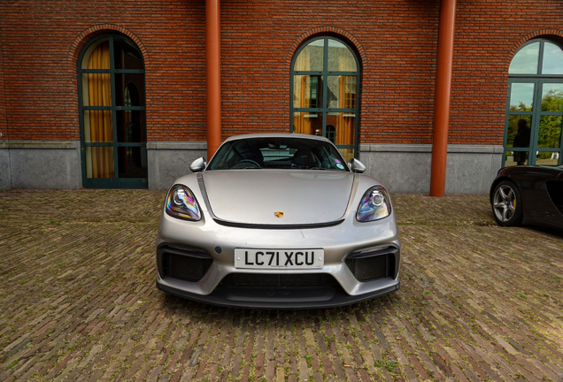 Porsche 718 Cayman GT4