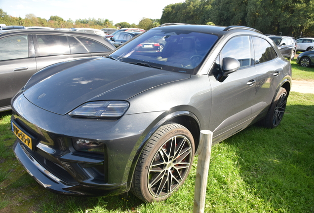 Porsche Macan EV Turbo