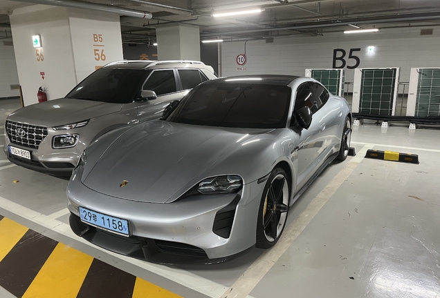 Porsche Taycan Turbo S MkI