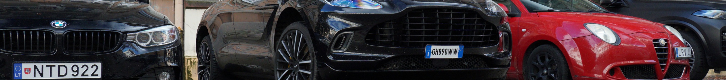 Aston Martin DBX