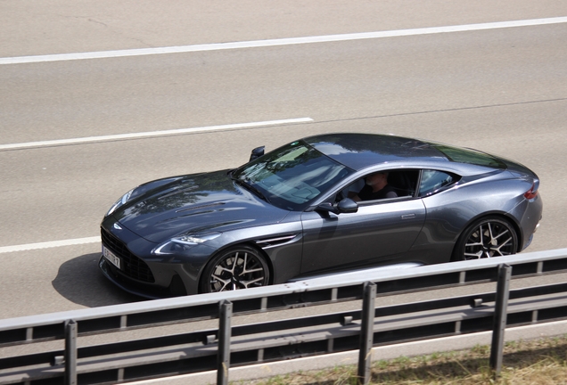 Aston Martin DB12