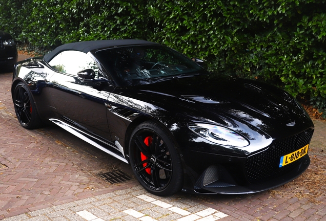 Aston Martin DBS Superleggera Volante