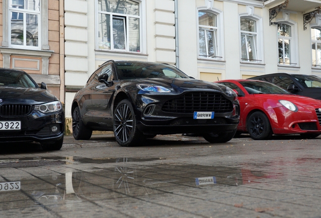 Aston Martin DBX