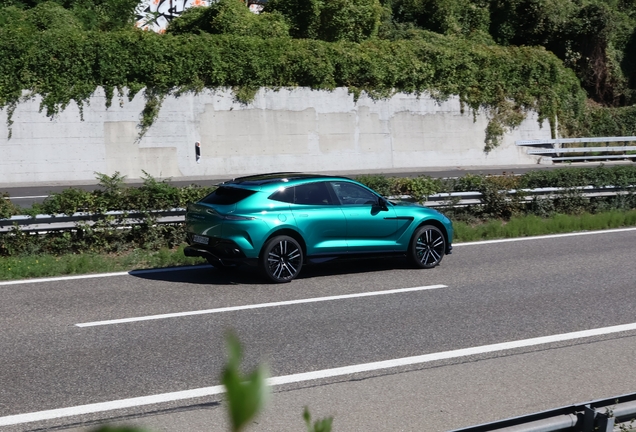 Aston Martin DBX707