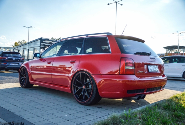 Audi RS4 Avant B5