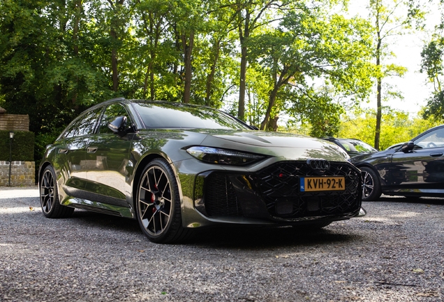 Audi RS5 Avant B10