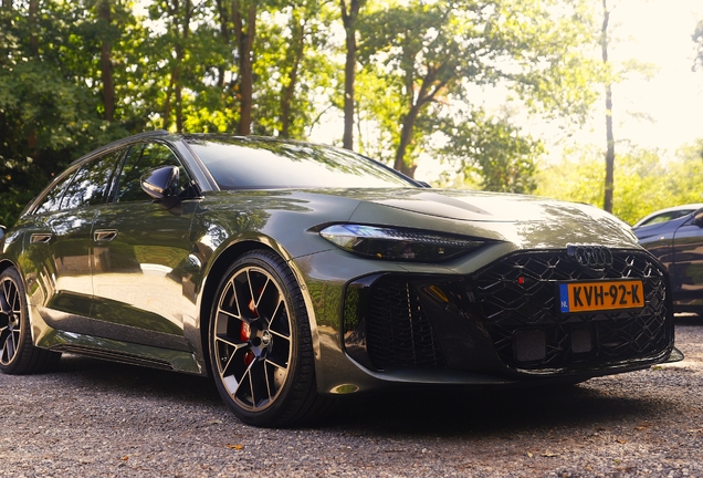 Audi RS5 Avant B10
