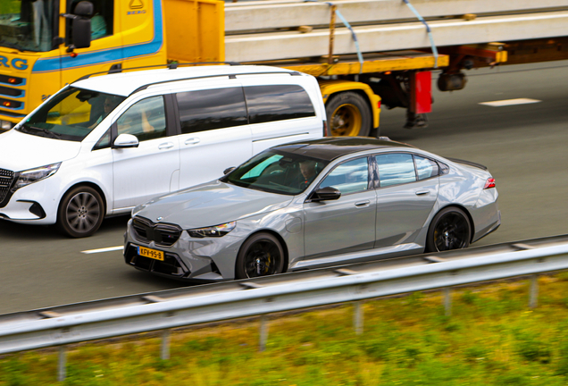BMW M5 G90