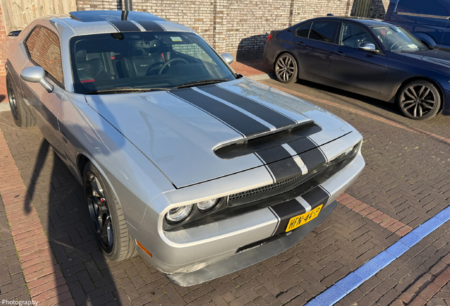 Dodge Challenger SRT-8