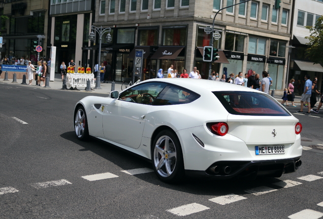 Ferrari FF