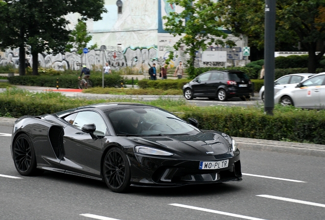 McLaren GT