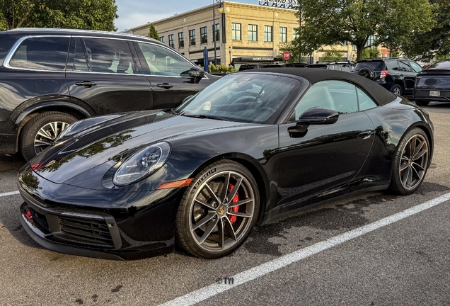 Porsche 992 Carrera 4S Cabriolet MkI