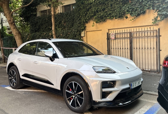 Porsche Macan EV Turbo