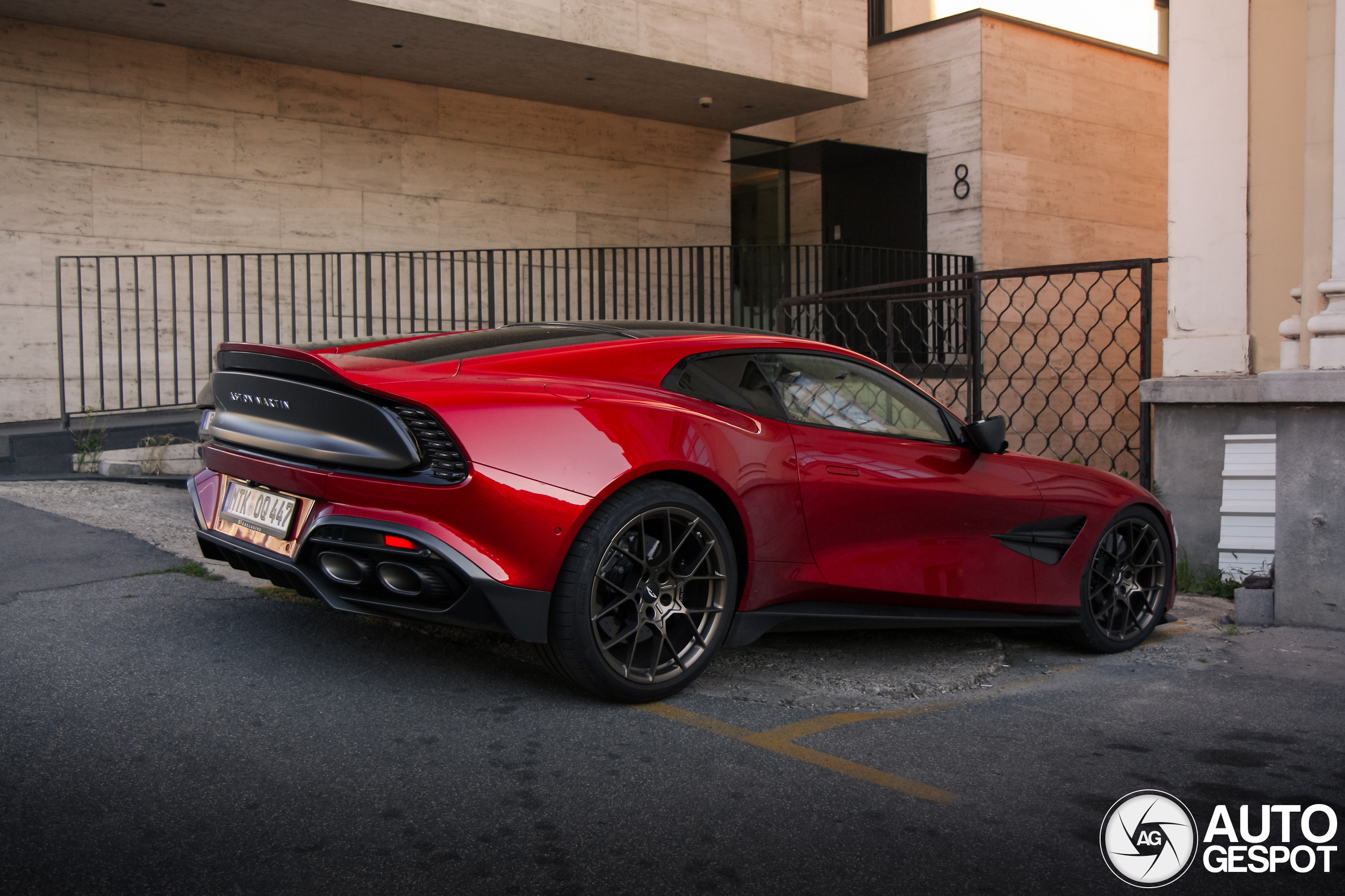 Aston Martin Vanquish 2025