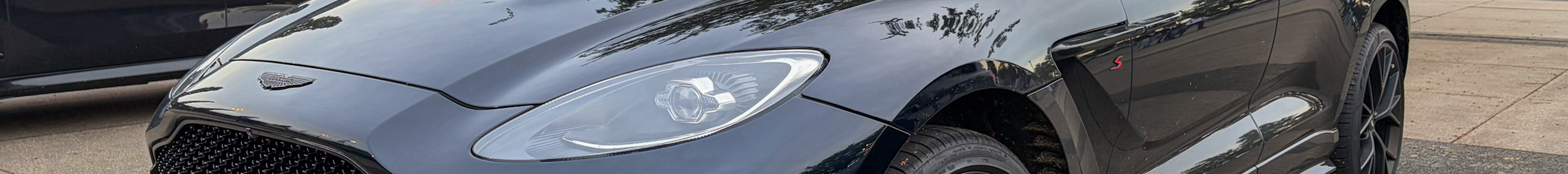 Aston Martin DBX S