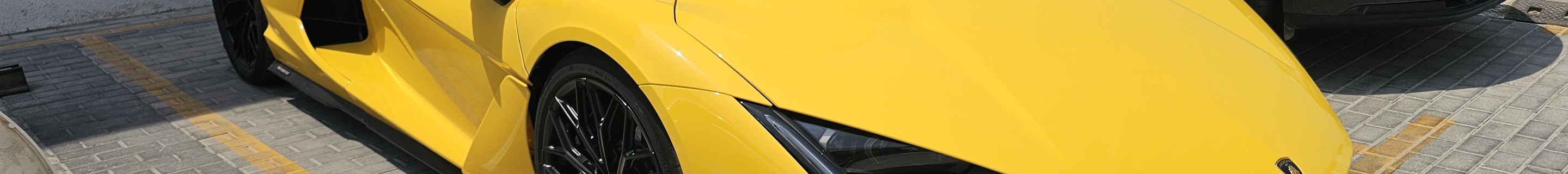 Lamborghini Revuelto