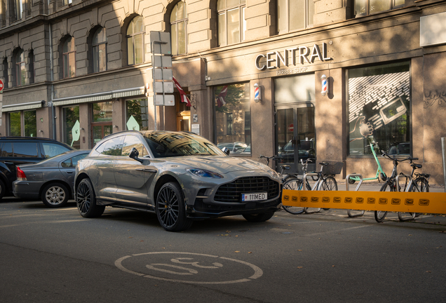 Aston Martin DBX707