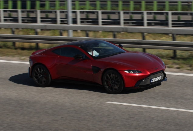 Aston Martin V8 Vantage 2018
