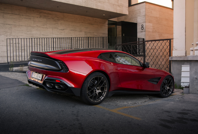 Aston Martin Vanquish 2025