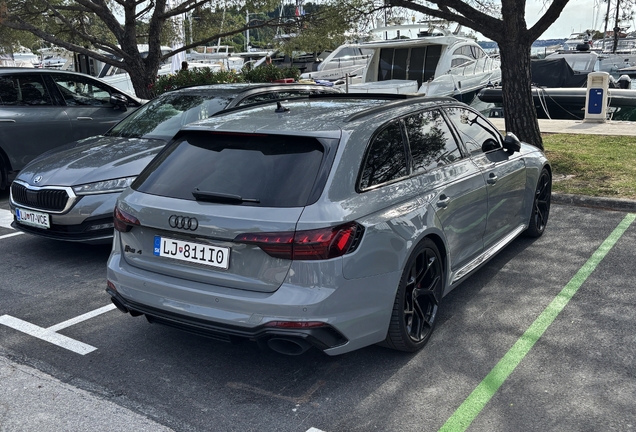 Audi RS4 Avant B9