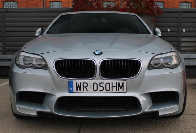 BMW M5 F10 2011