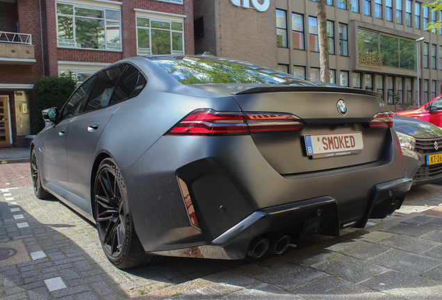 BMW M5 G90
