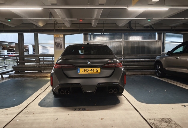 BMW M5 G90