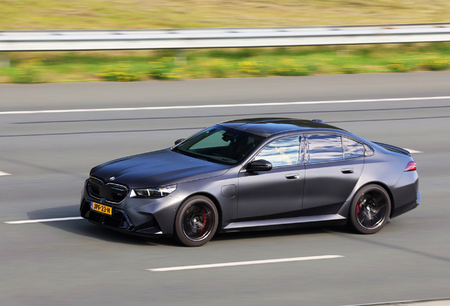 BMW M5 G90