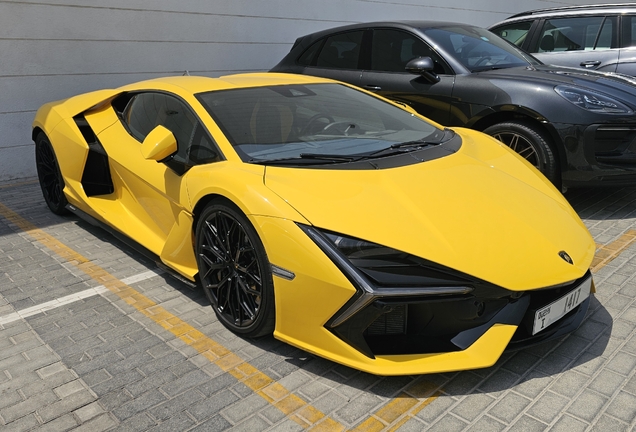 Lamborghini Revuelto
