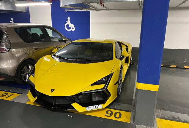 Lamborghini Revuelto