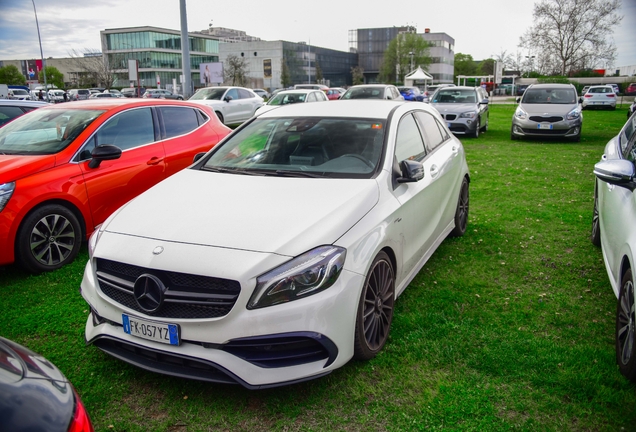 Mercedes-AMG A 45 W176 2015